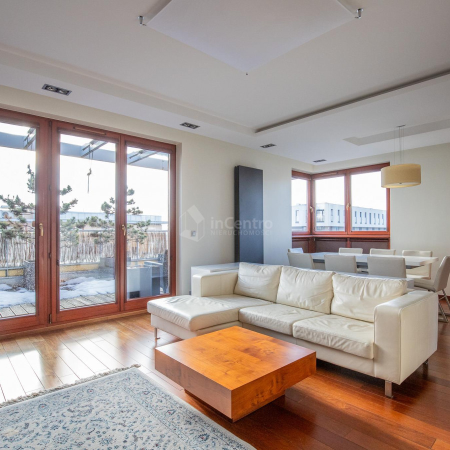 małopolskie, Krak&oacute;w, Dębniki, Czerwone Maki, Przestronny apartament z tarasem. Czerwone Maki.