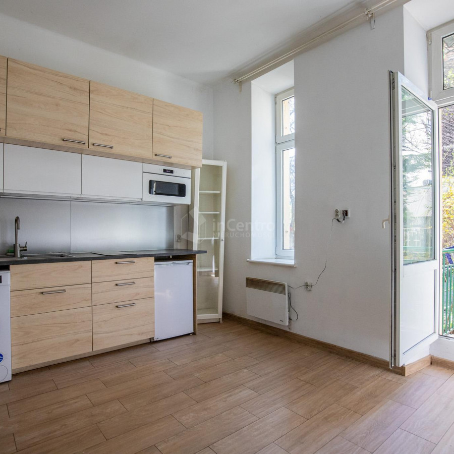 małopolskie, Krak&oacute;w, Stare Miasto, Wymarzona lokalizacja, balkon od dziedzińca