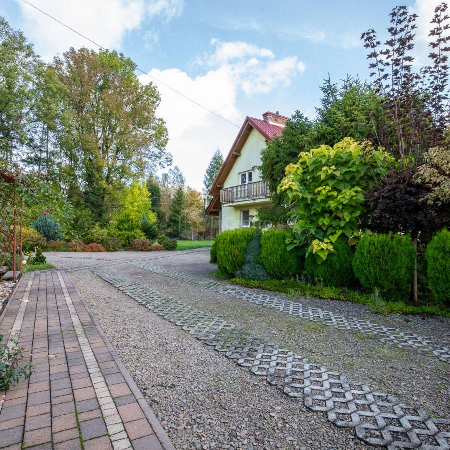 małopolskie, wadowicki, Brzeźnica, Krakowska, Zadbany dom na dużej działce. Brzeźnica